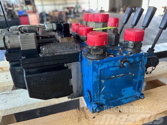 Danfoss ROZDIELACZ HYDRAULICZNY PVG32 Hidráulicos