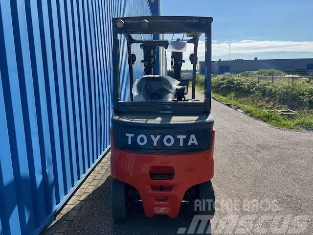 Toyota Traigo 80 Carretillas de horquilla eléctrica