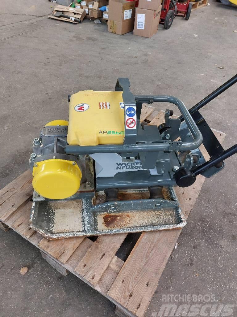 Wacker Neuson AP2560e Placas compactadoras