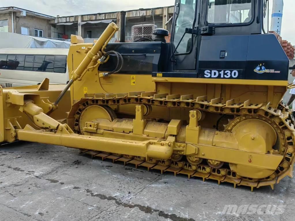 Shantui SD 13 Buldozer sobre oruga