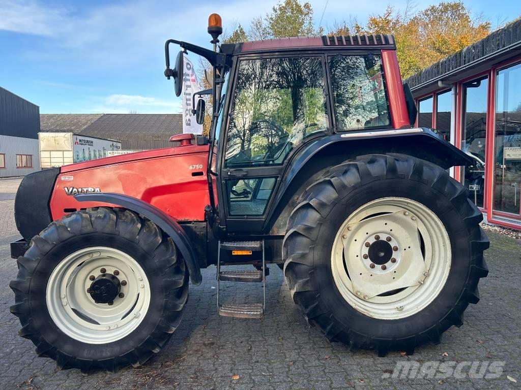 Valtra 6750 Tractores