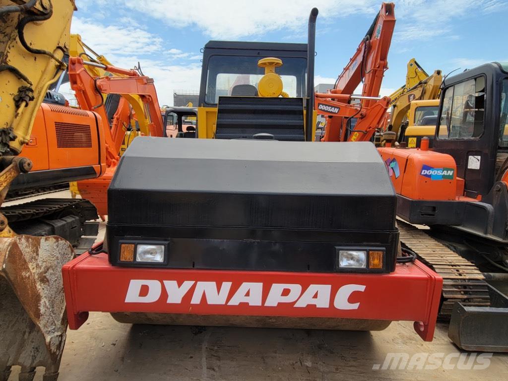 Dynapac CC 421 Rodillos de doble tambor