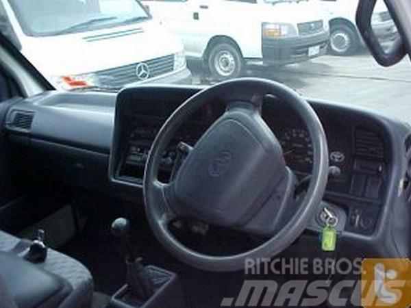 Toyota HIACE RZH103R Furgonetas cerradas