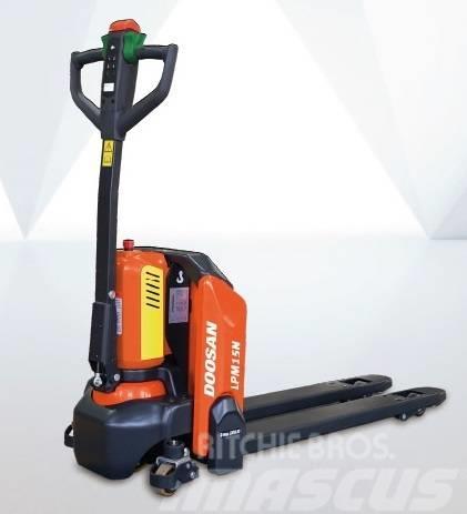 Doosan LPM15N-7 Montacargas de baja elevación