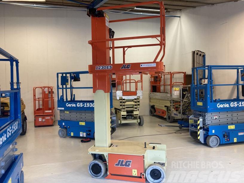 JLG 1230 ES Plataformas con jaula de elevación