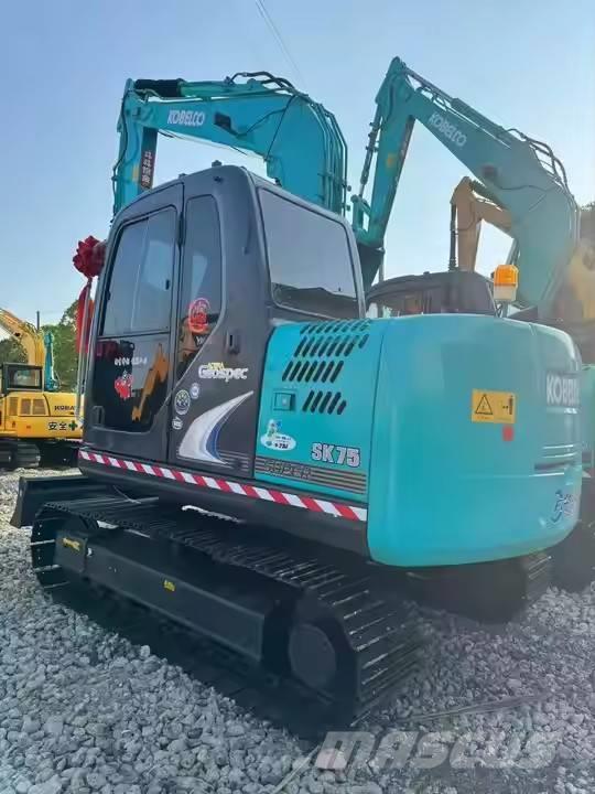 Kobelco SK75 Excavadoras sobre orugas