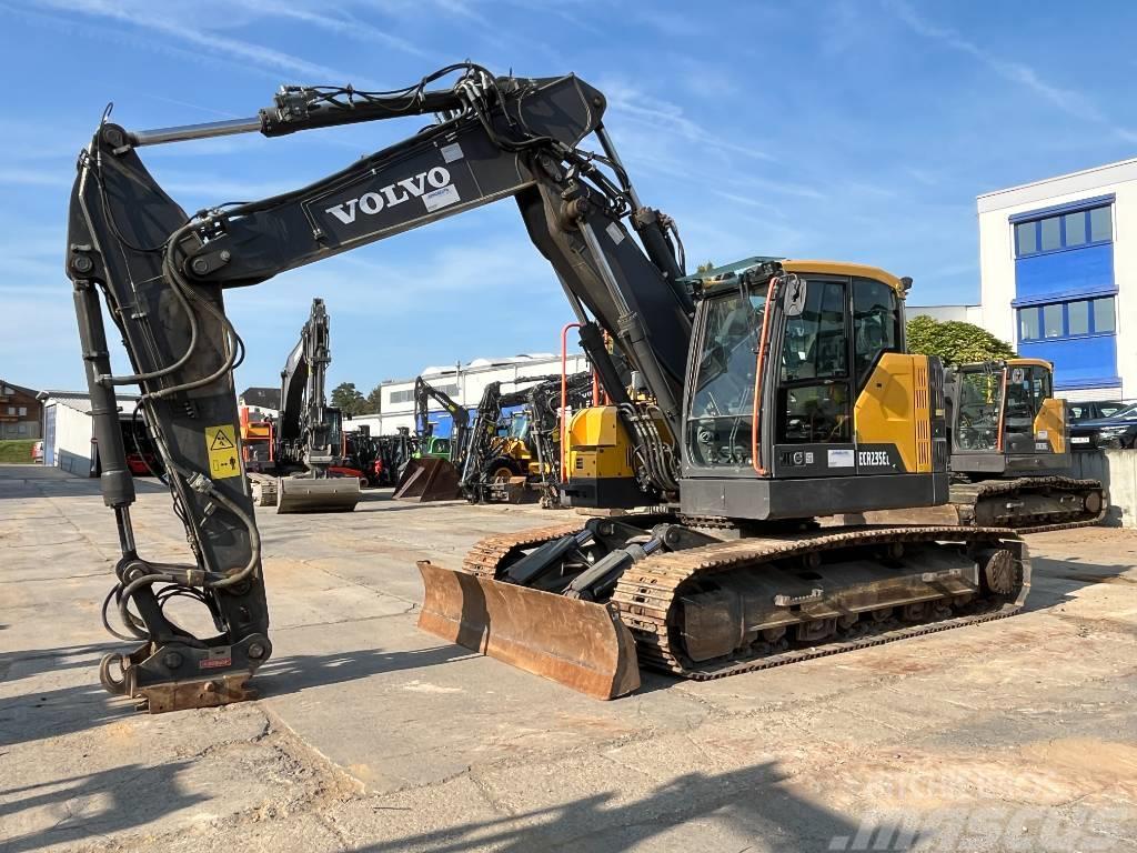 Volvo ECR235EL Excavadoras sobre orugas