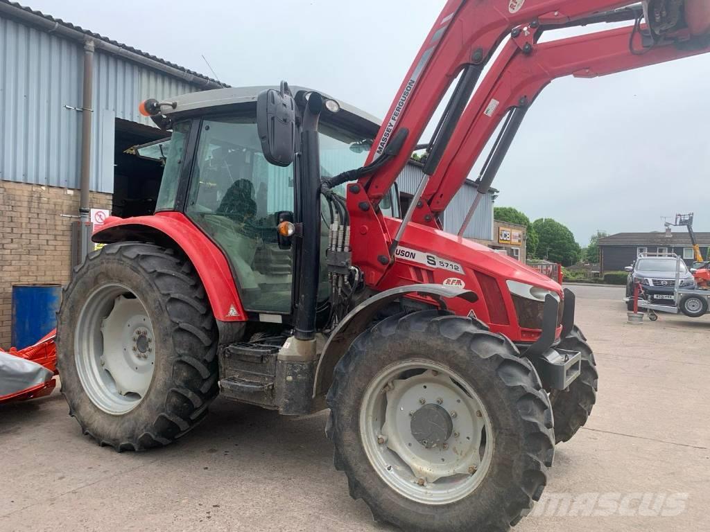 Massey Ferguson 5712 Tractores