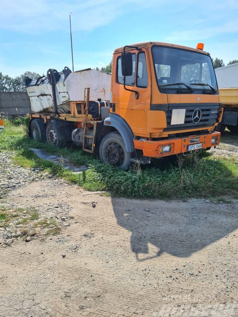 Mercedes-Benz 2422 Camiones con chasís y cabina