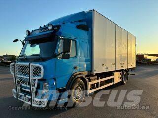 Volvo FM Camiones con caja de remolque