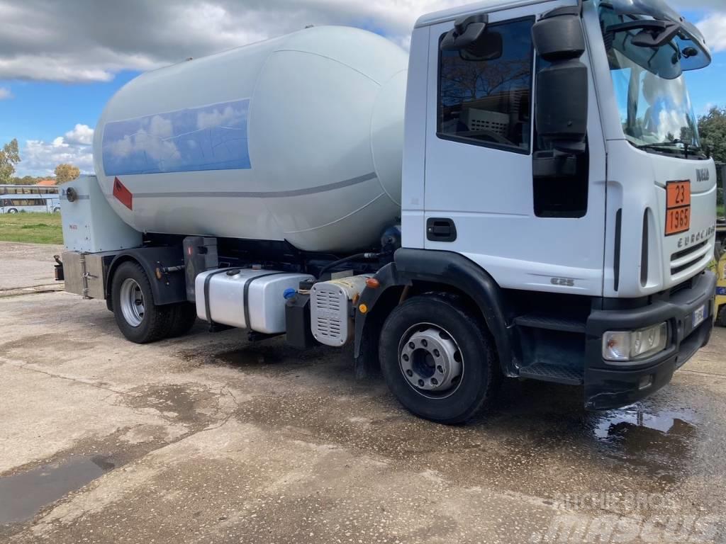 Iveco 135E25 Camiones cisternas