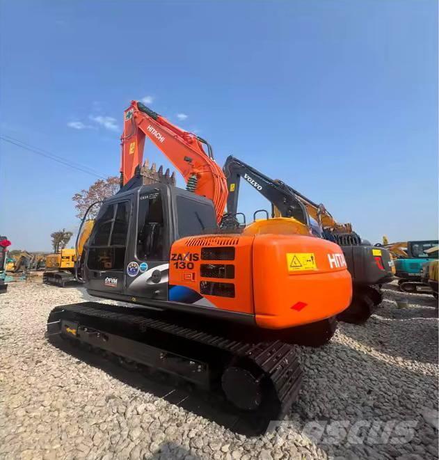 Hitachi ZX130-5A Excavadoras sobre orugas