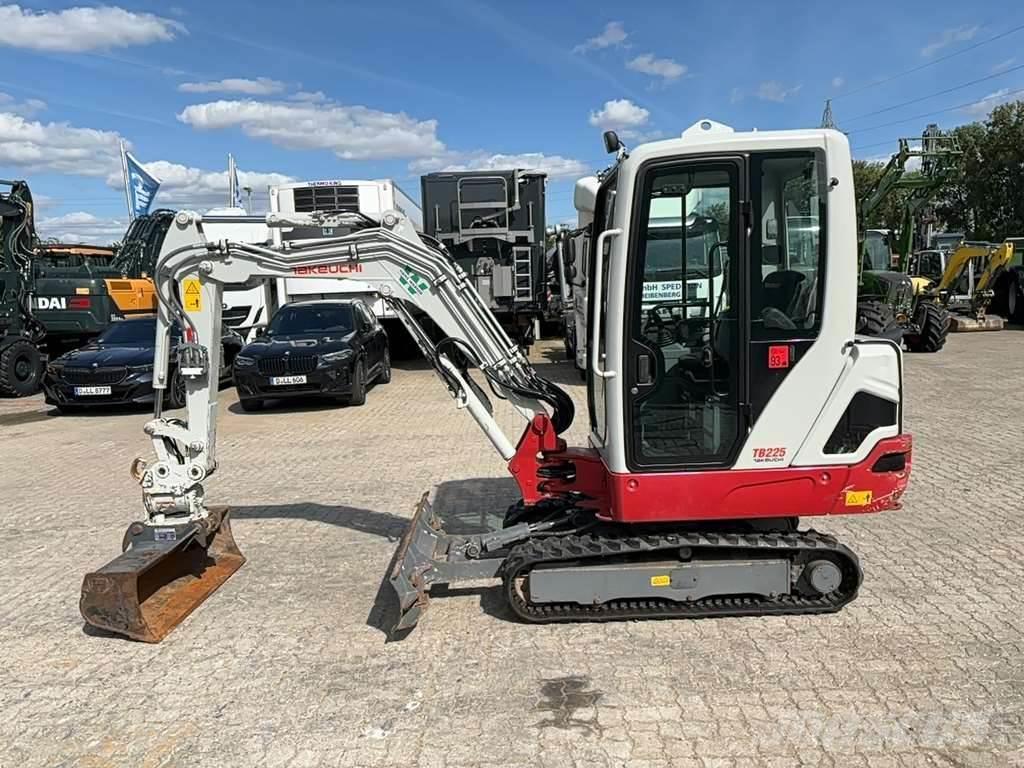 Takeuchi TB225 Miniexcavadoras