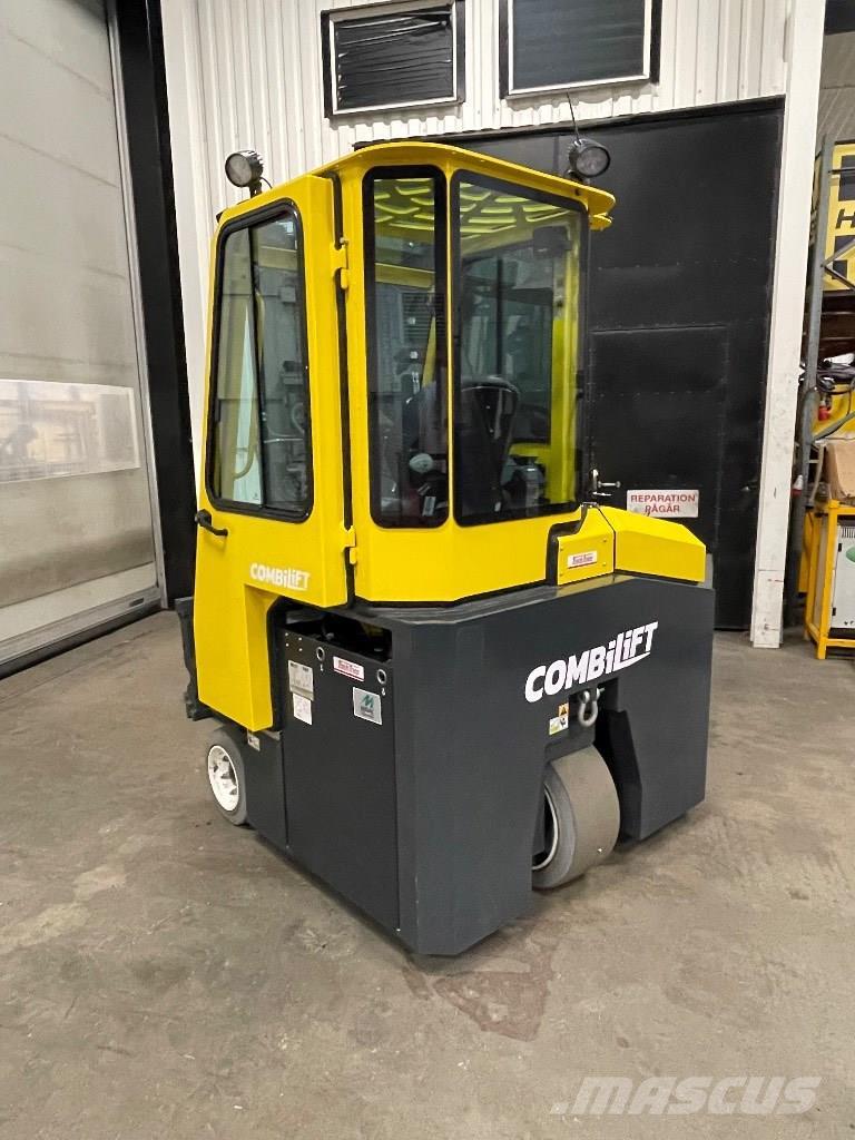 Combilift CBE3000 Montacargas de 4 vías