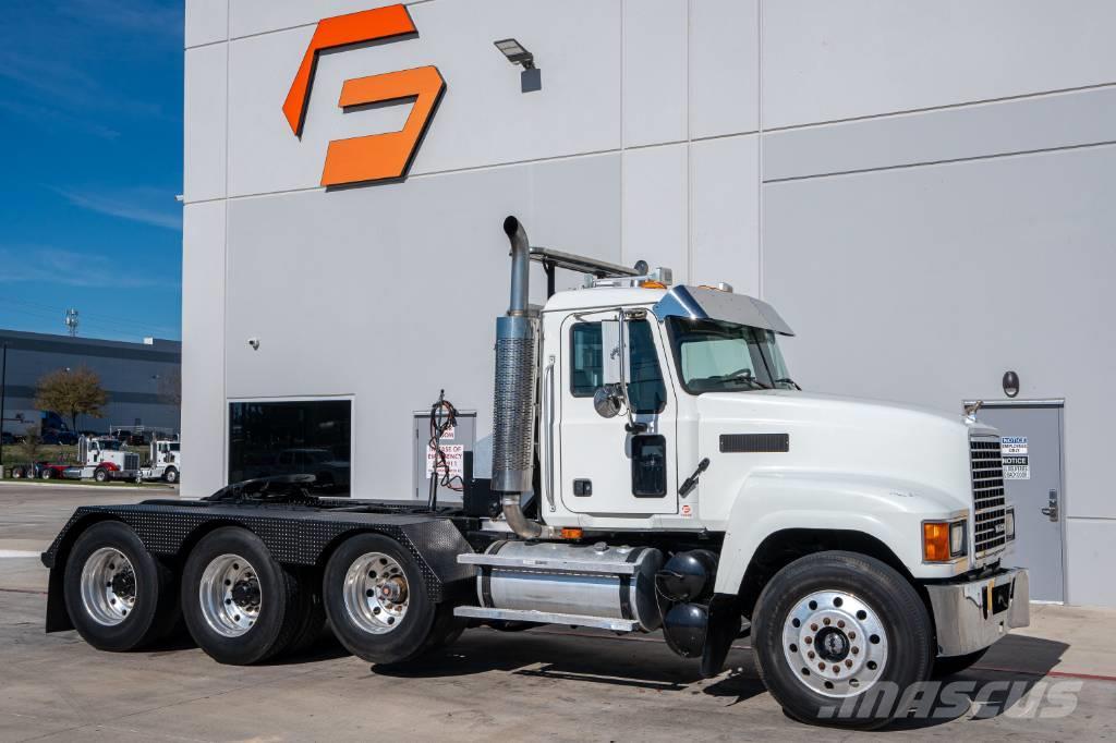 Mack CHN 613 Camiones tractor