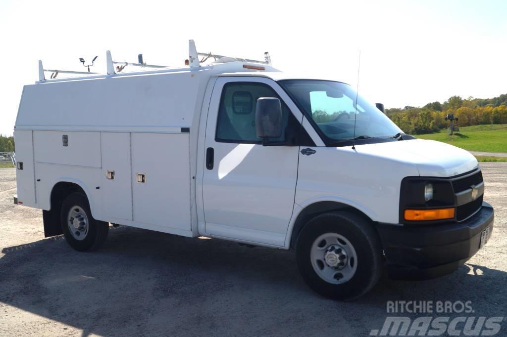 Chevrolet Express 3500 Caja abierta/laterales abatibles