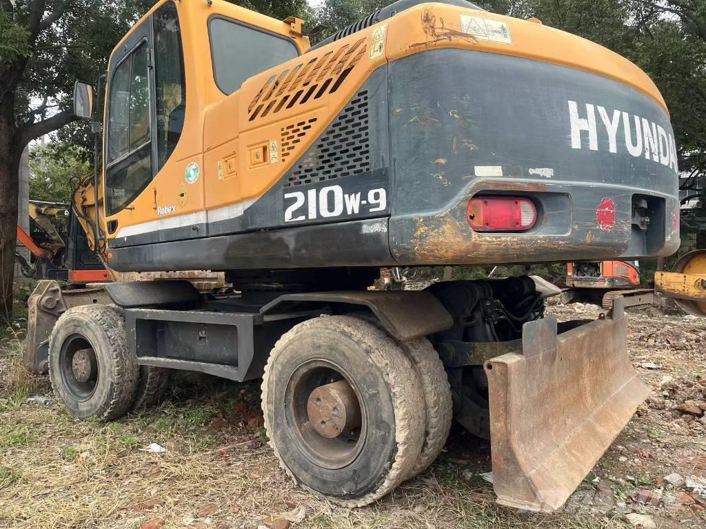 Hyundai R210W-9 Excavadoras de ruedas