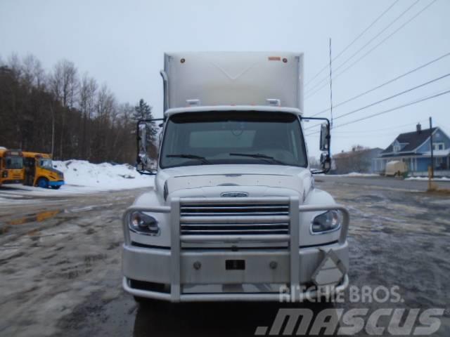 Freightliner M2 106 Camiones con caja de remolque