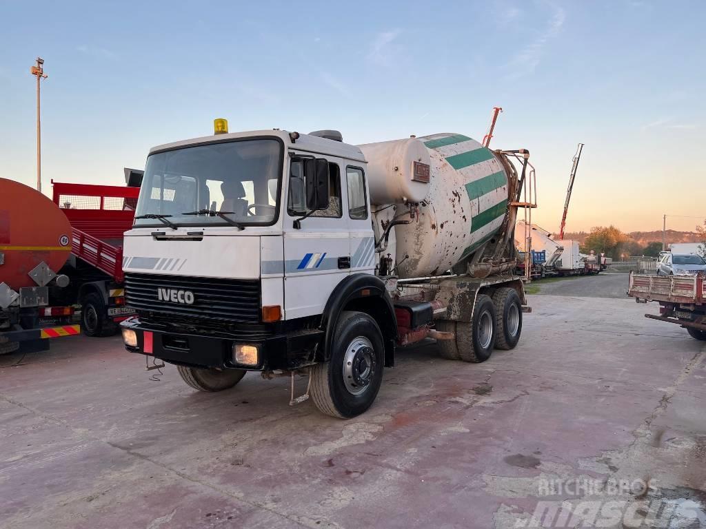 Iveco 330-30 Camiones de concreto