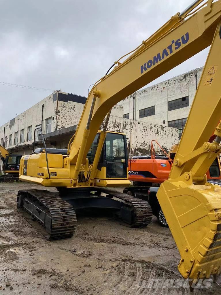 Komatsu 220 Excavadoras sobre orugas