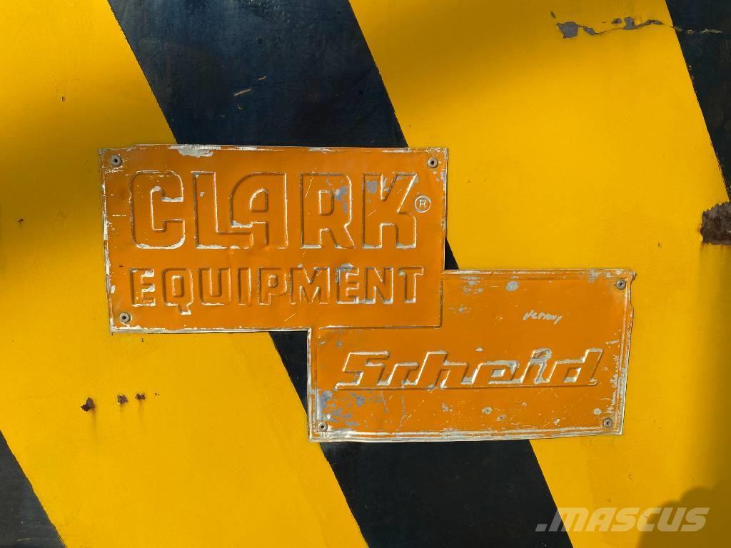 Clark Equipment Scheid Rodillos sobre neumáticos