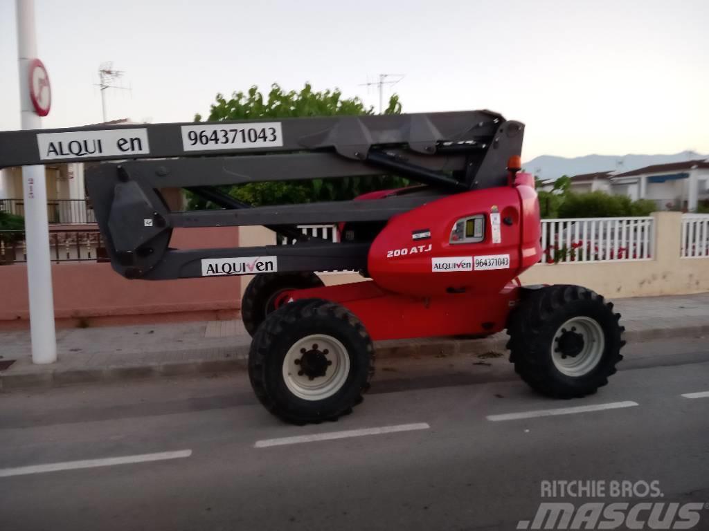 Manitou 200 ATJ Plataformas con brazo de elevación manual