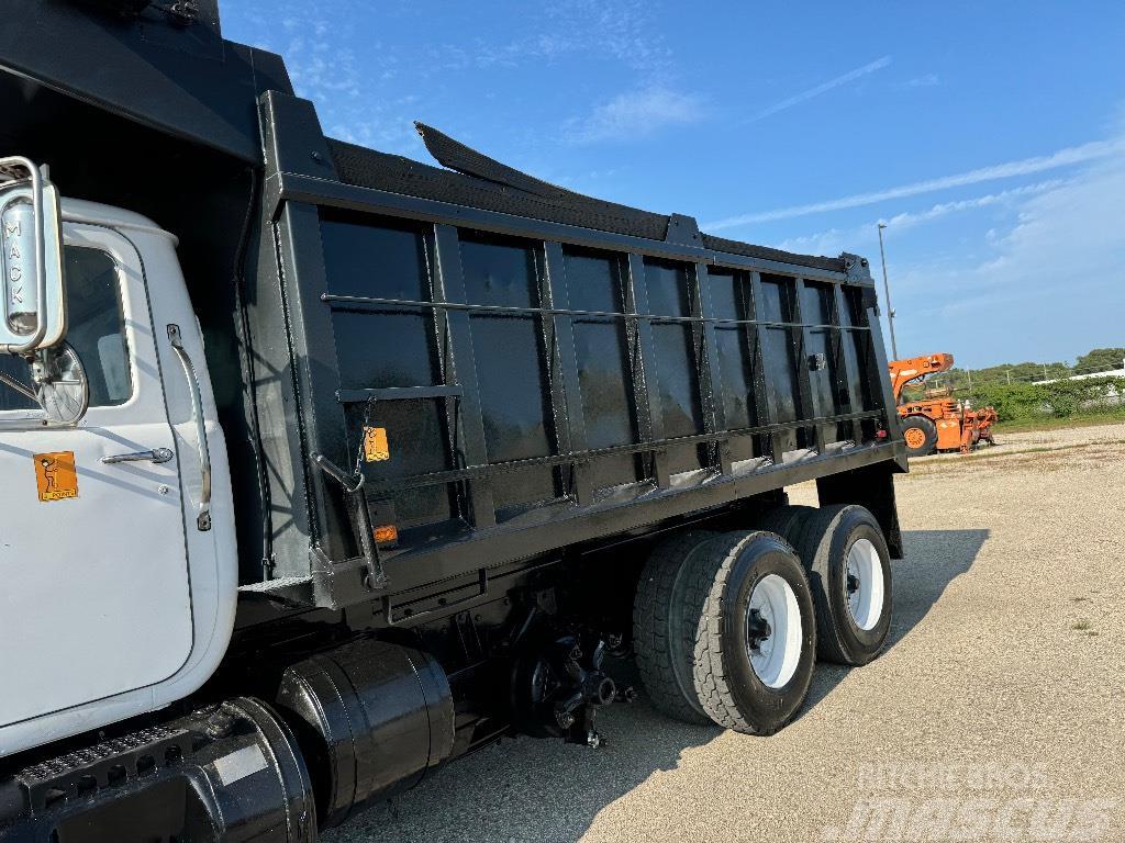 Mack RD688S Bañeras basculantes usadas