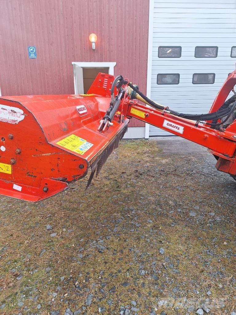 Maschio Giraffa 210 Segadoras y cortadoras de hojas para pasto