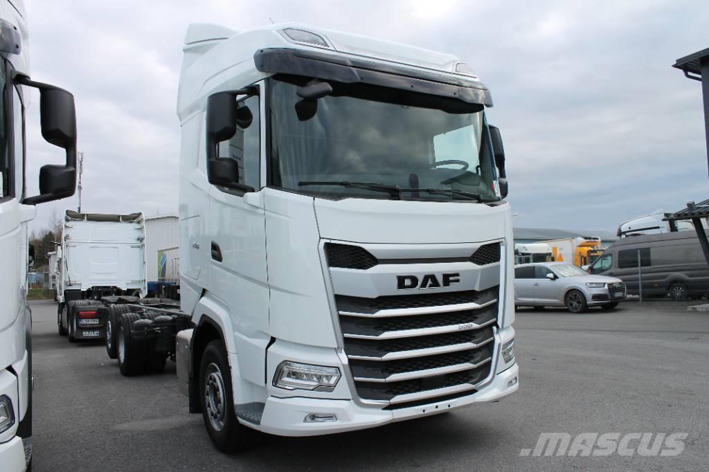 DAF XG530 FAN Camiones con chasís y cabina