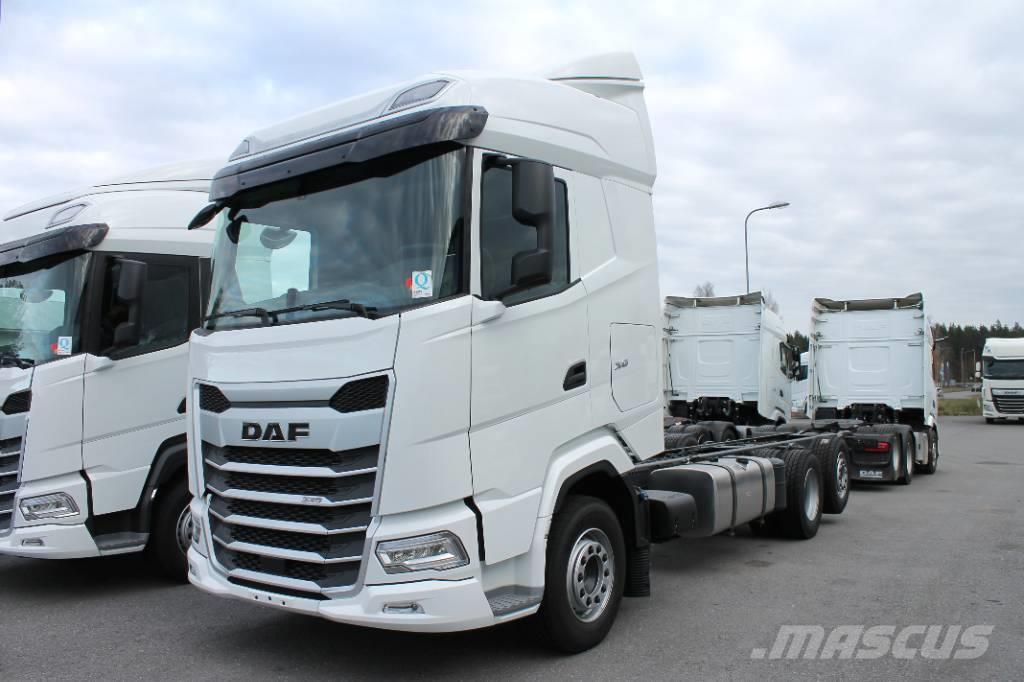 DAF XG530 FAN Camiones con chasís y cabina