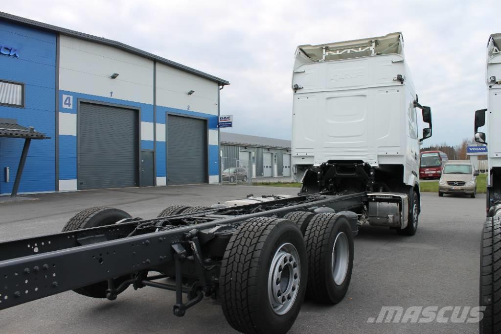 DAF XG530 FAN Camiones con chasís y cabina