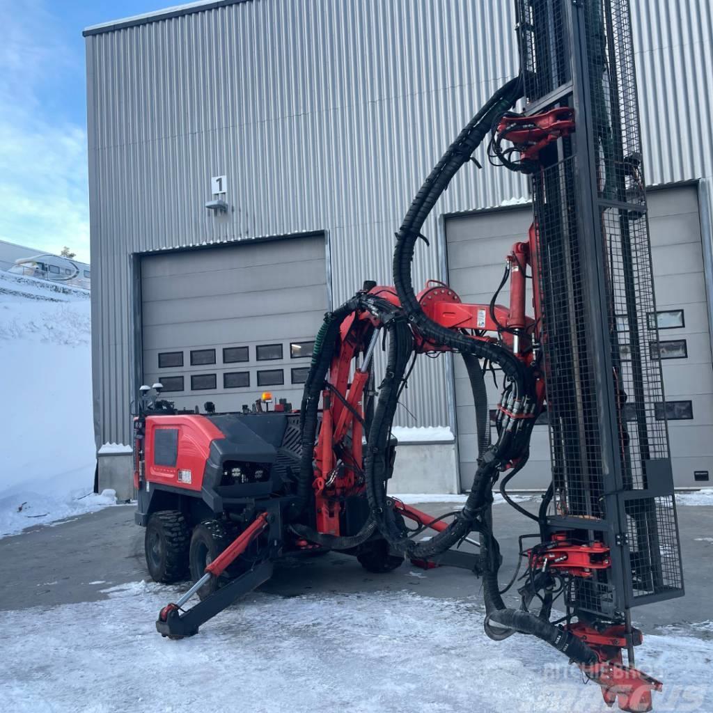 Sandvik Commando DC300Ri Perforadora de superficie