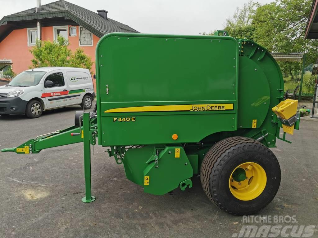 John Deere F440E Empacadoras circular