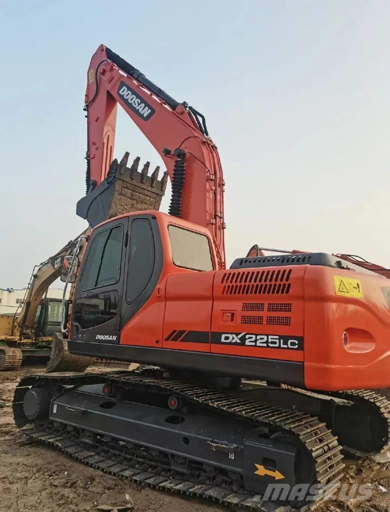 Doosan DX225 Excavadoras sobre orugas