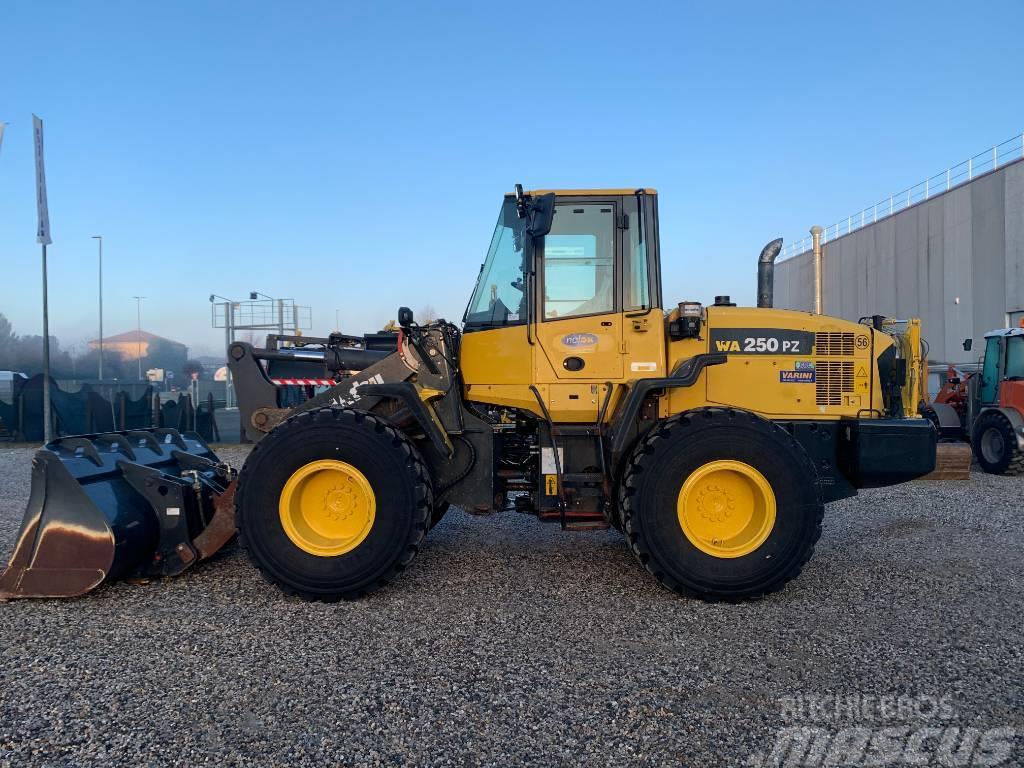 Komatsu WA250PZ-6 Cargadoras sobre ruedas