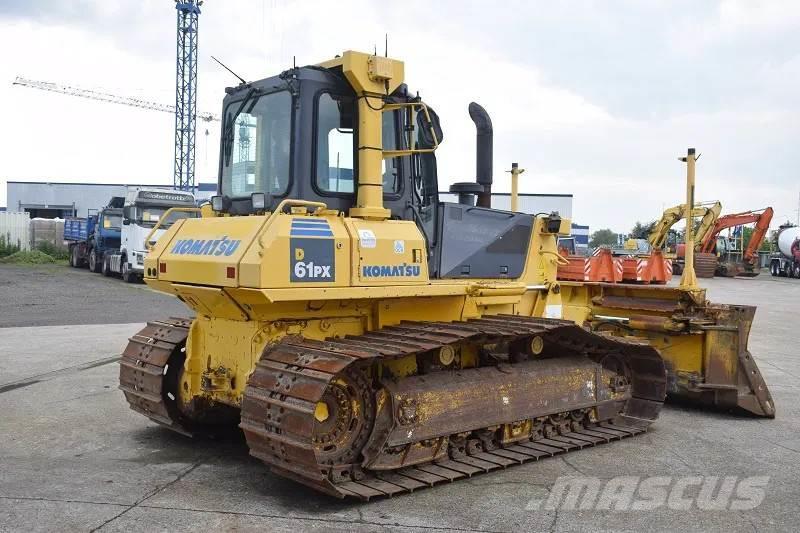 Komatsu D61PX Buldozer sobre oruga