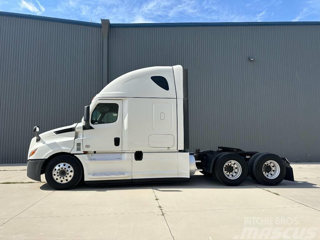 Freightliner Cascadia 126 Camiones con chasís y cabina