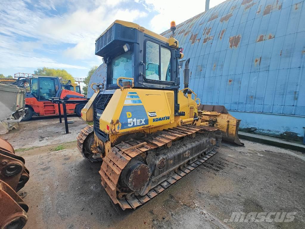 Komatsu D51EX-22 Buldozer sobre oruga