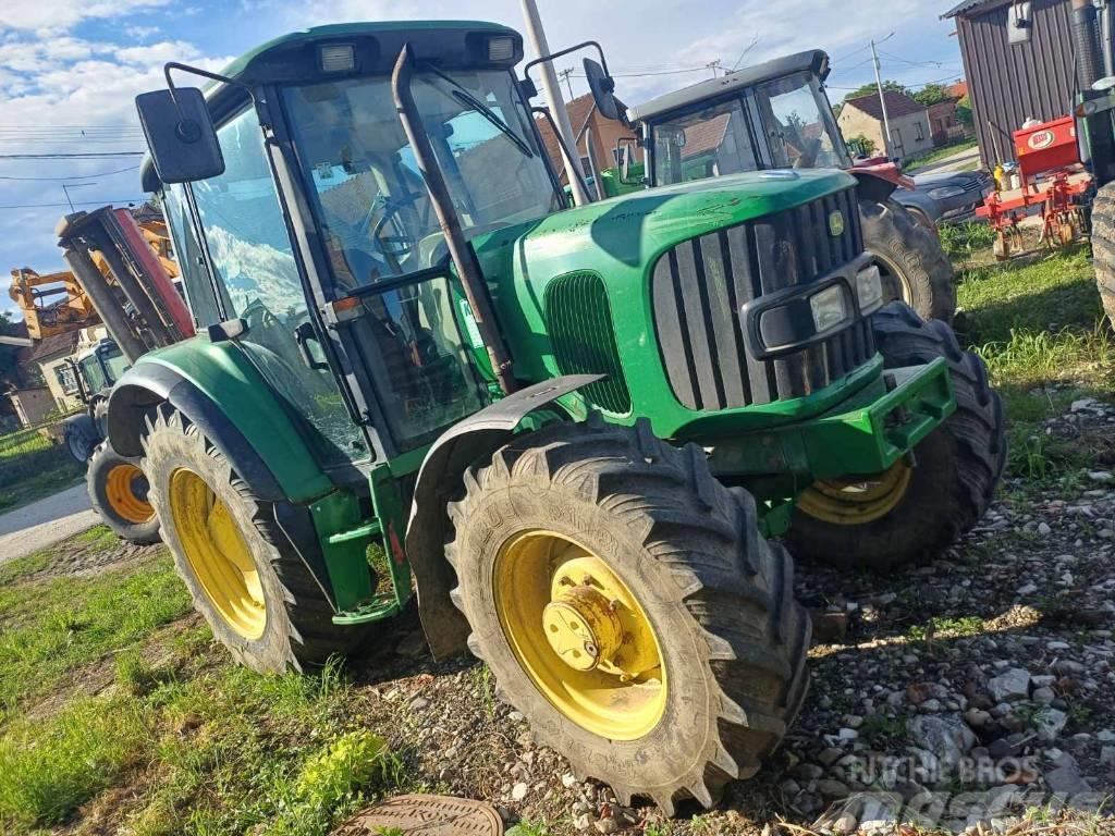 John Deere 6120 Tractores