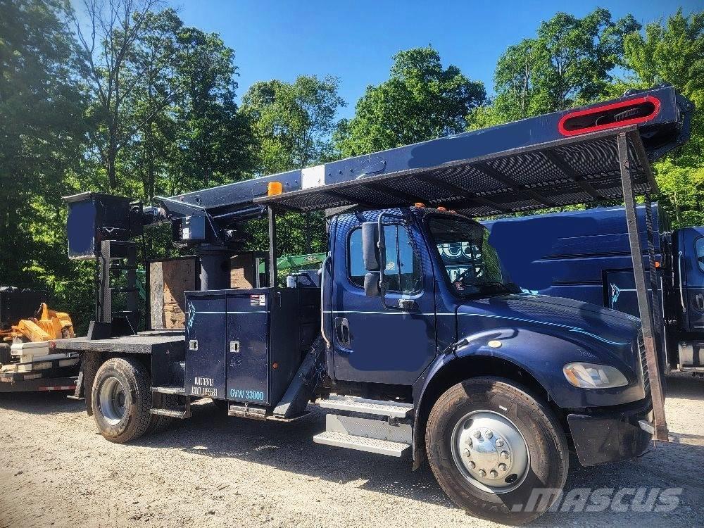 Freightliner M2106 Plataformas sobre camión