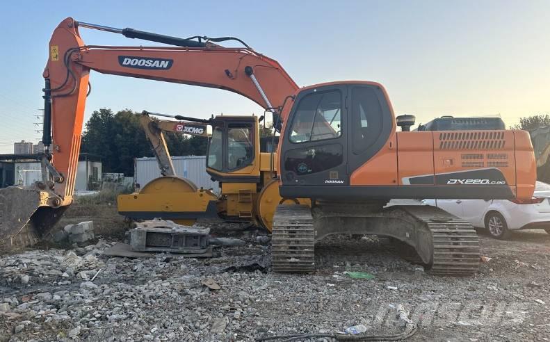 Doosan DX220 Excavadoras sobre orugas