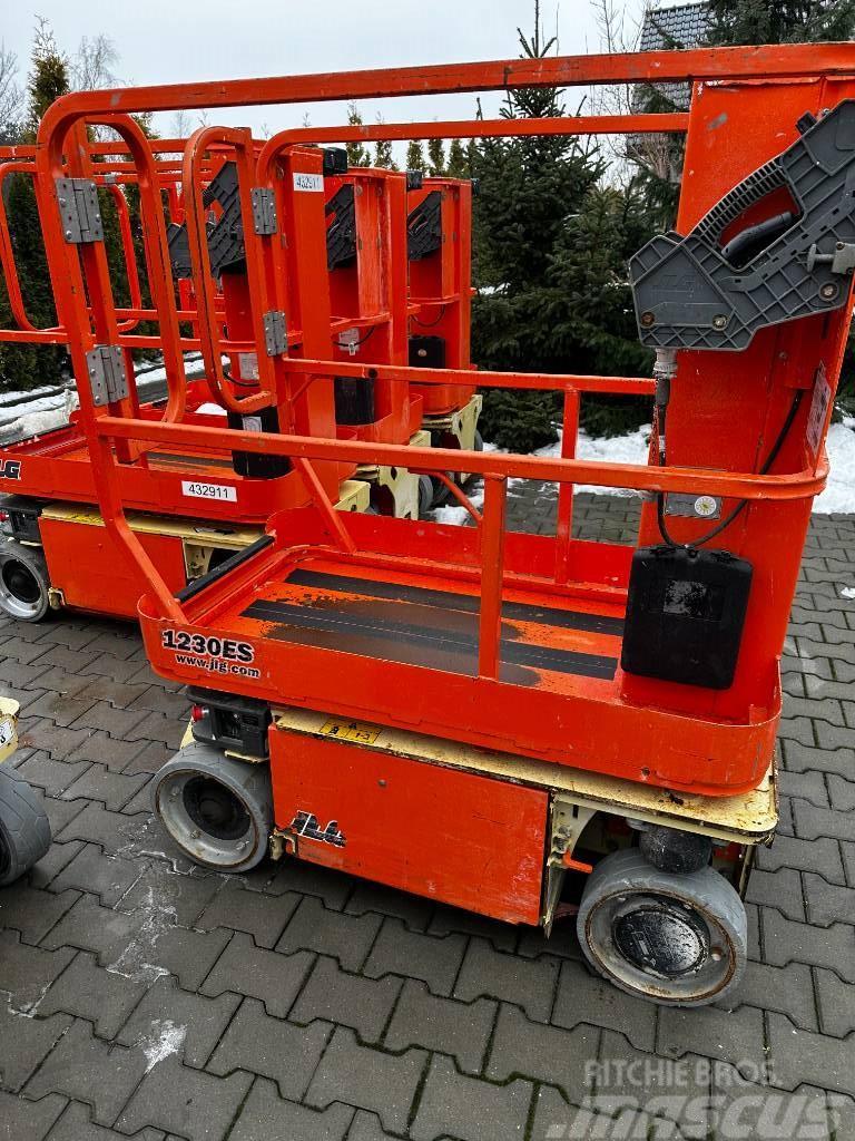 JLG 1230 ES Plataformas con jaula de elevación