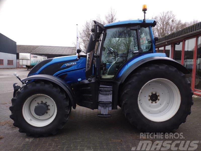 Valtra T234 D Tractores