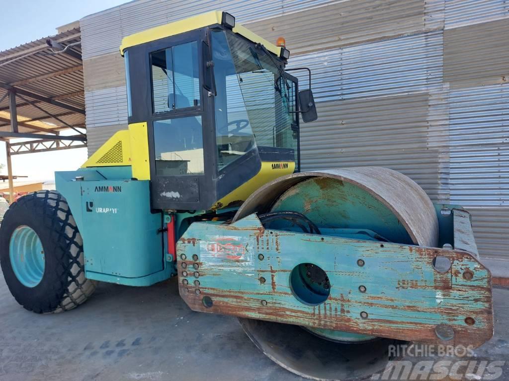 Ammann AC 110 Rodillos de un solo tambor