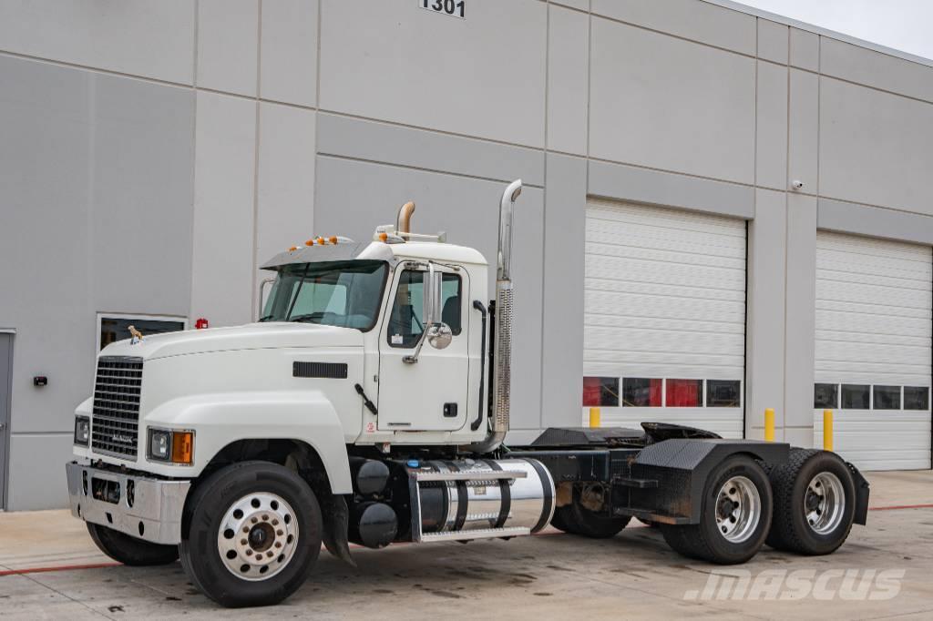 Mack Pinnacle Camiones tractor