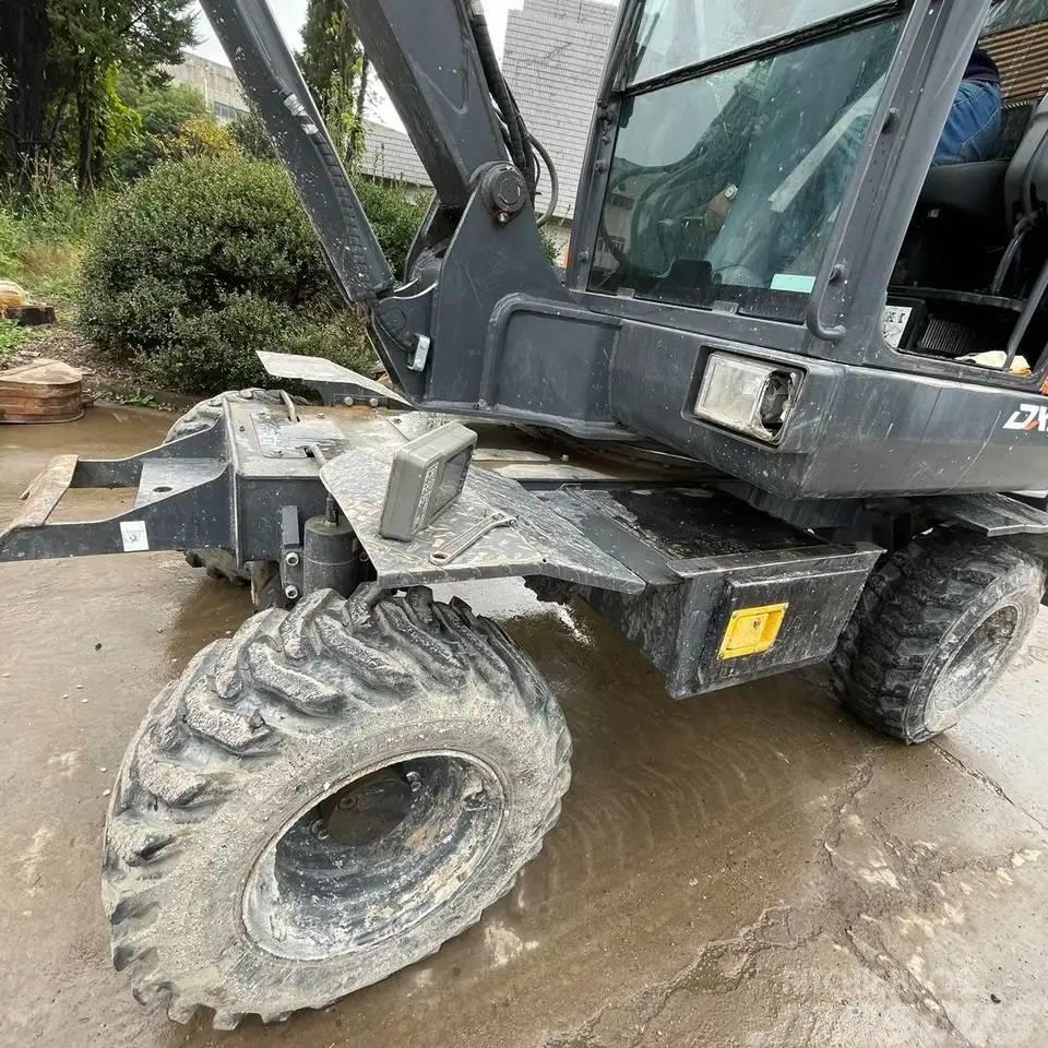 Doosan DX60W Excavadoras de ruedas