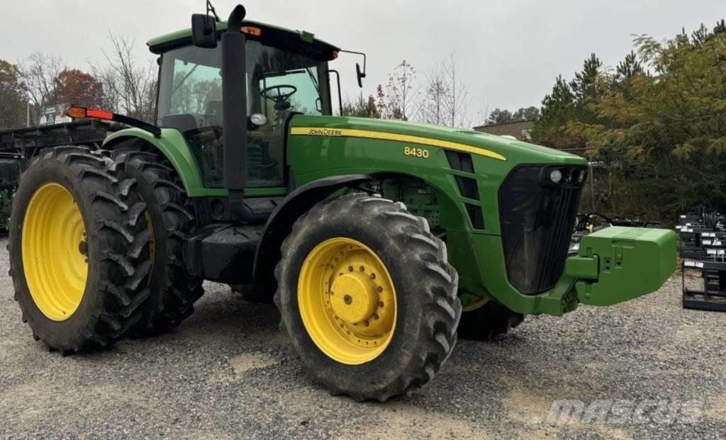 John Deere 8430 Tractores