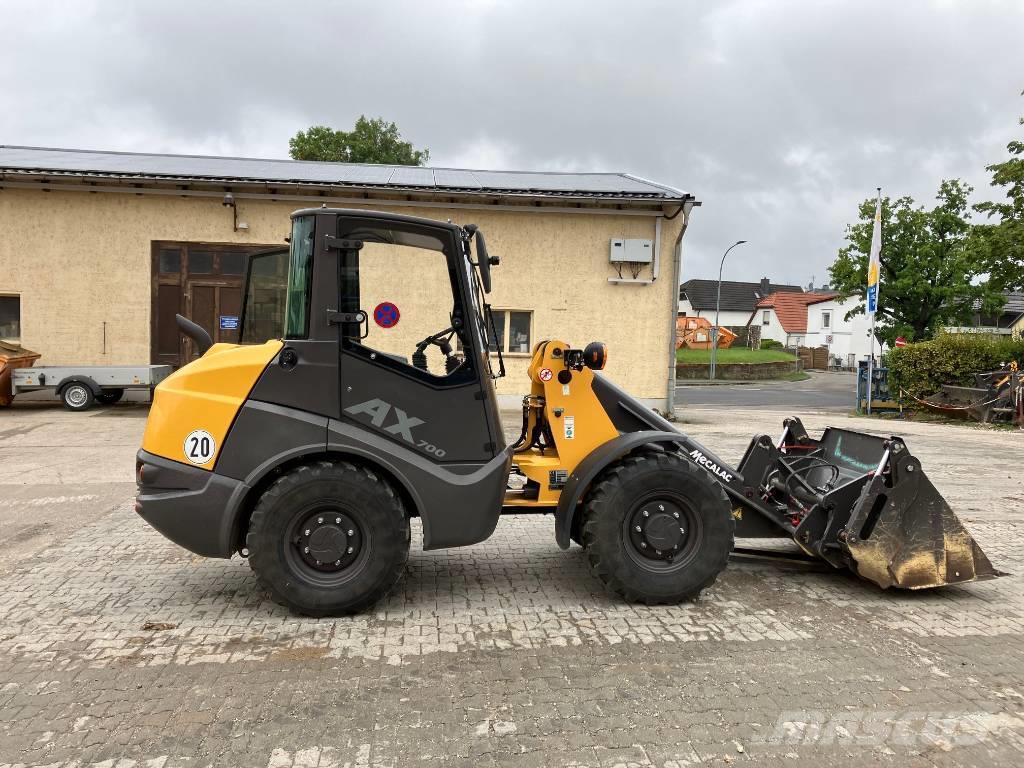 Mecalac AX 700 Cargadoras sobre ruedas