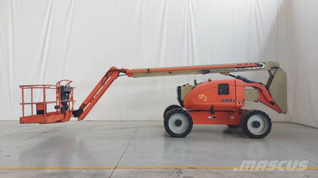 JLG 600 AJ Plataformas con brazo de elevación manual