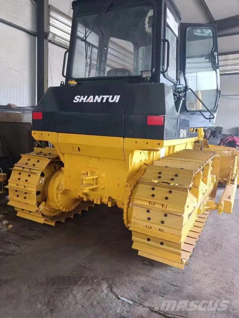 Shantui SD 16 Buldozer sobre oruga